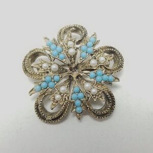 Vintage Blue and White Flower Shape Brooch, Silver Tone Setting Lapel Pin Estate